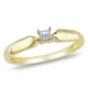 Bague de fiançailles avec 0.10 carat de diamant solitaire de coupe-princesse en or jaune 10k – image 1 sur 4
