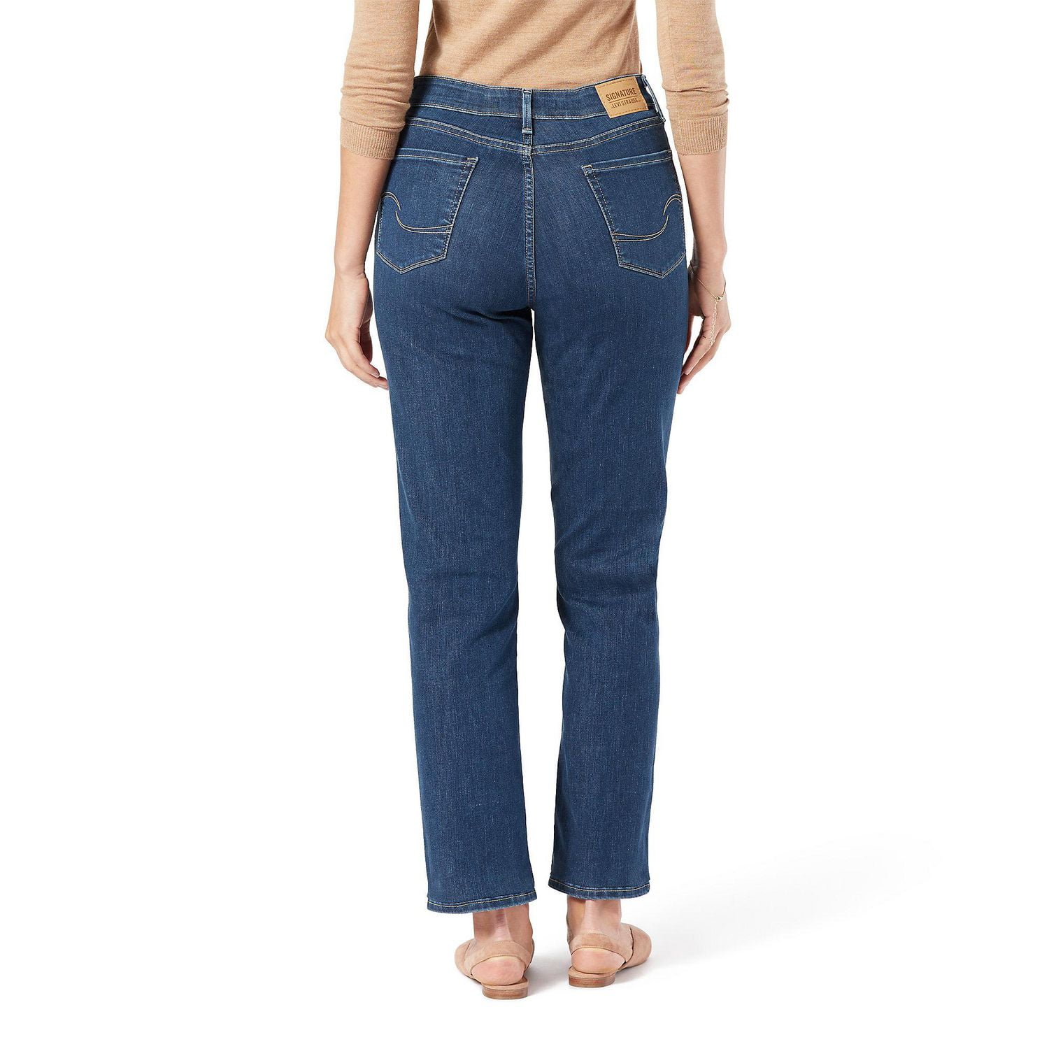 Signature by Levi Strauss & Co. Gold Label Women's Totally Shaping Pull on  Capri (Also Available Size), Noir, 16 Plus at  Women's Jeans store