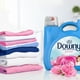 Assouplissant textile liquide pour la lessive Downy Ultra (adoucissant textile), Fraîcheur d’avril 4,16L – image 5 sur 6
