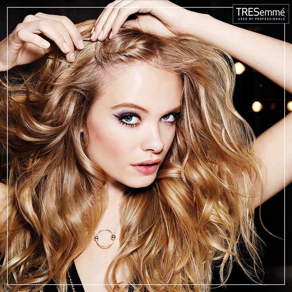 TRESemmé Thermal Creations Spray heat protection Flat Iron tames