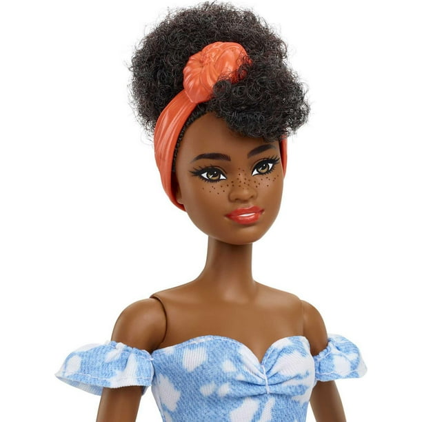 BARBIE Poupée Barbie cheveux noirs - Thèmes noël 2019 - Barbie pas