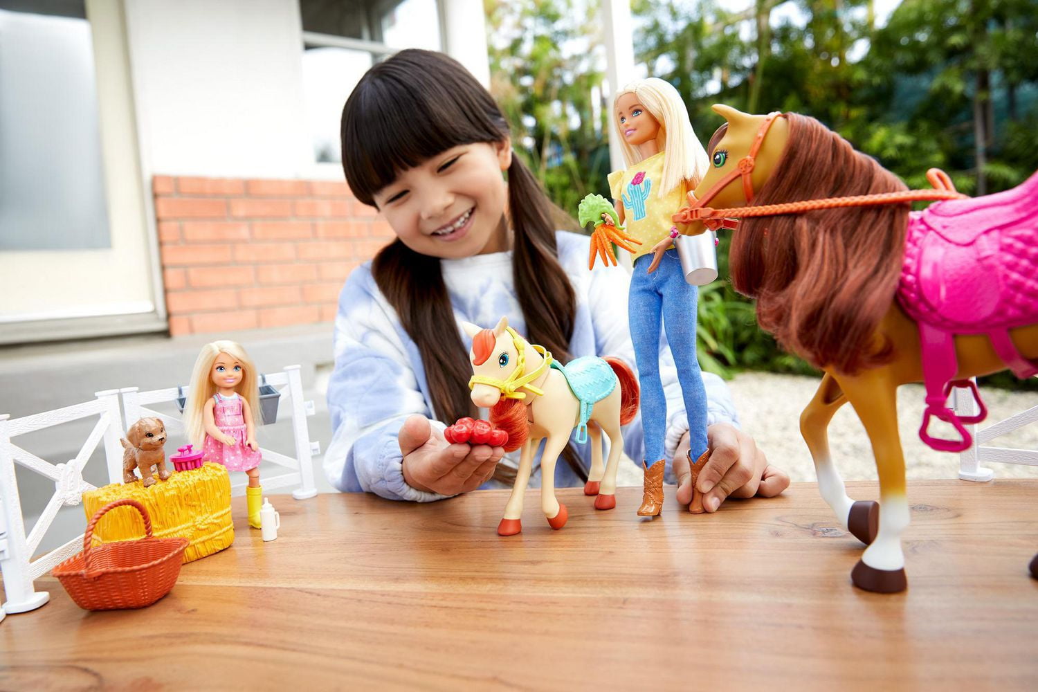 Barbie and chelsea discount dolls with horse playset