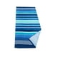 Serviette de plage Mainstays en bleu imprimée de rayures – image 1 sur 2