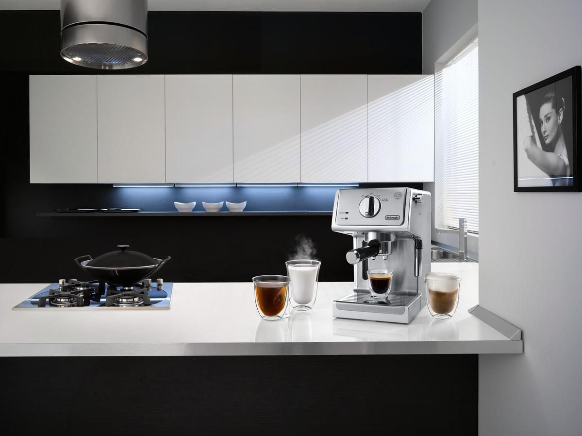 De Longhi Manual Espresso Machine with Adjustable Advanced