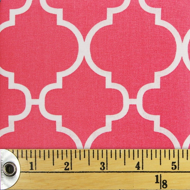 Tissu pré-coupé Fat Quarter de Fabric Creations à motif de trèfle corail