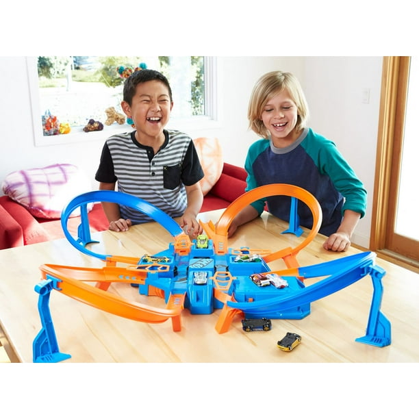 Hot Wheels Criss Cross Crash Track Set