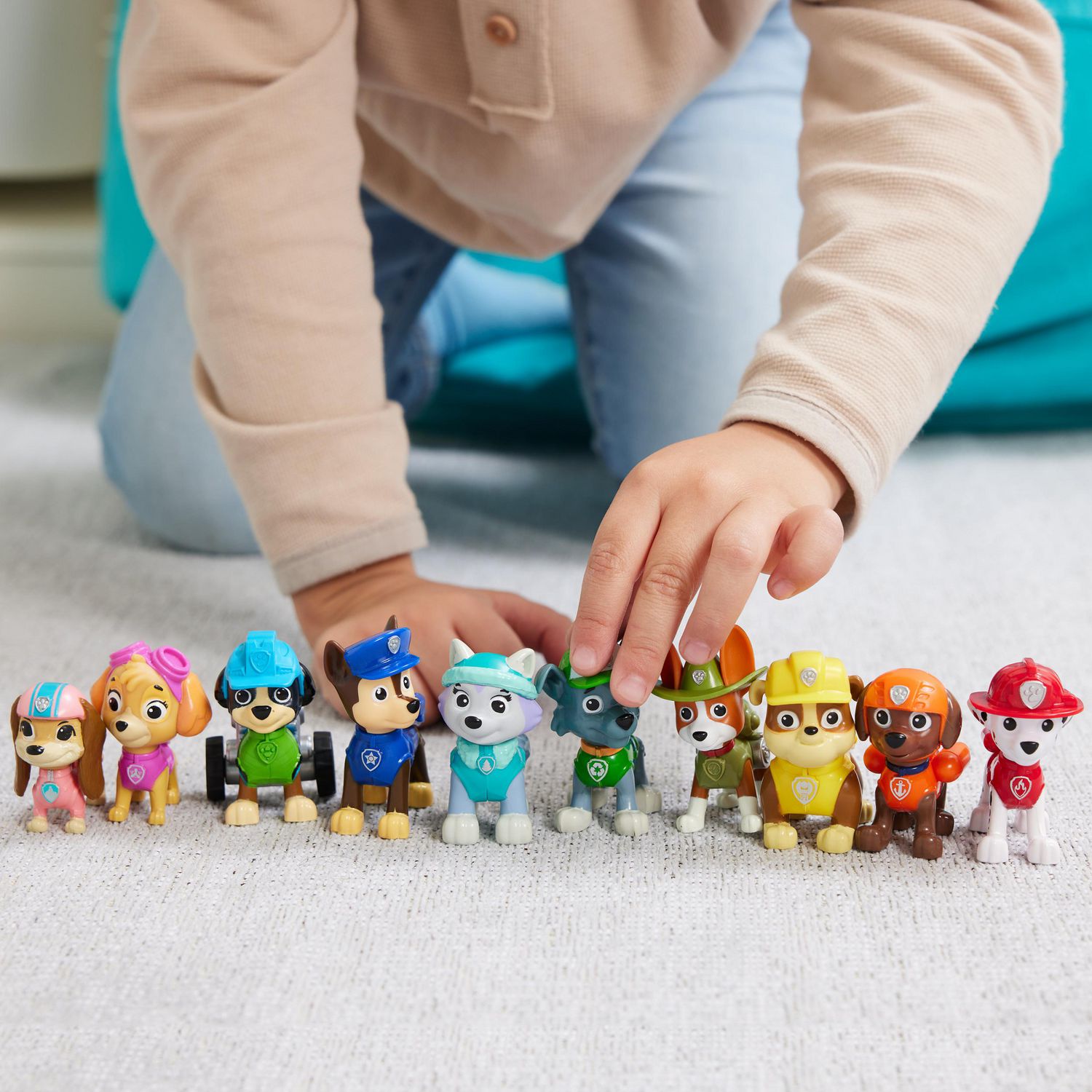 Paw Patrol, 10th Anniversary, All Paws On Deck Toy Figures Gift Pack with  10 Collectible Action Figures, Kids Toys for Ages 3 and up
