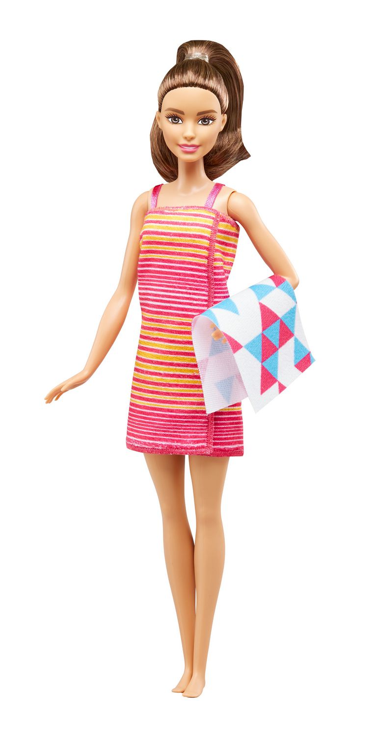 BARBIE Coffret salle de bain baignoire avec poupée, meubles et accessoires  - Barbie pas cher 