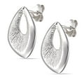 thumbnail image 1 of Boucles d’oreilles Quintessential en forme de goutte en argent sterling, 1 of 5