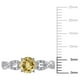 Bague style infini Tangelo avec beryl jaune 1 ct PBT et accents de diamants en or blanc 10 K – image 2 sur 4