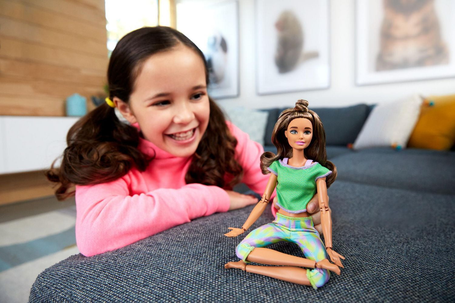 Barbie with moving online joints