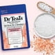 Le Bain minéral au sel rose de l'Himalaya du Dr Teal's 1,36kg / 3lbs – image 3 sur 9