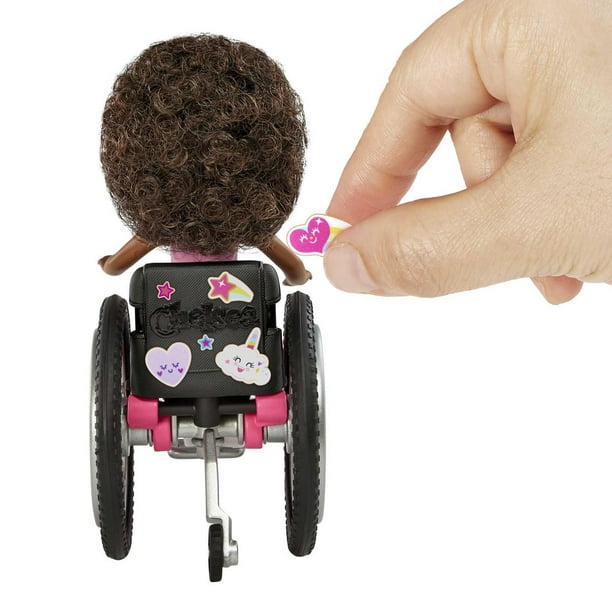 Lego en fauteuil roulant et Barbie ronde