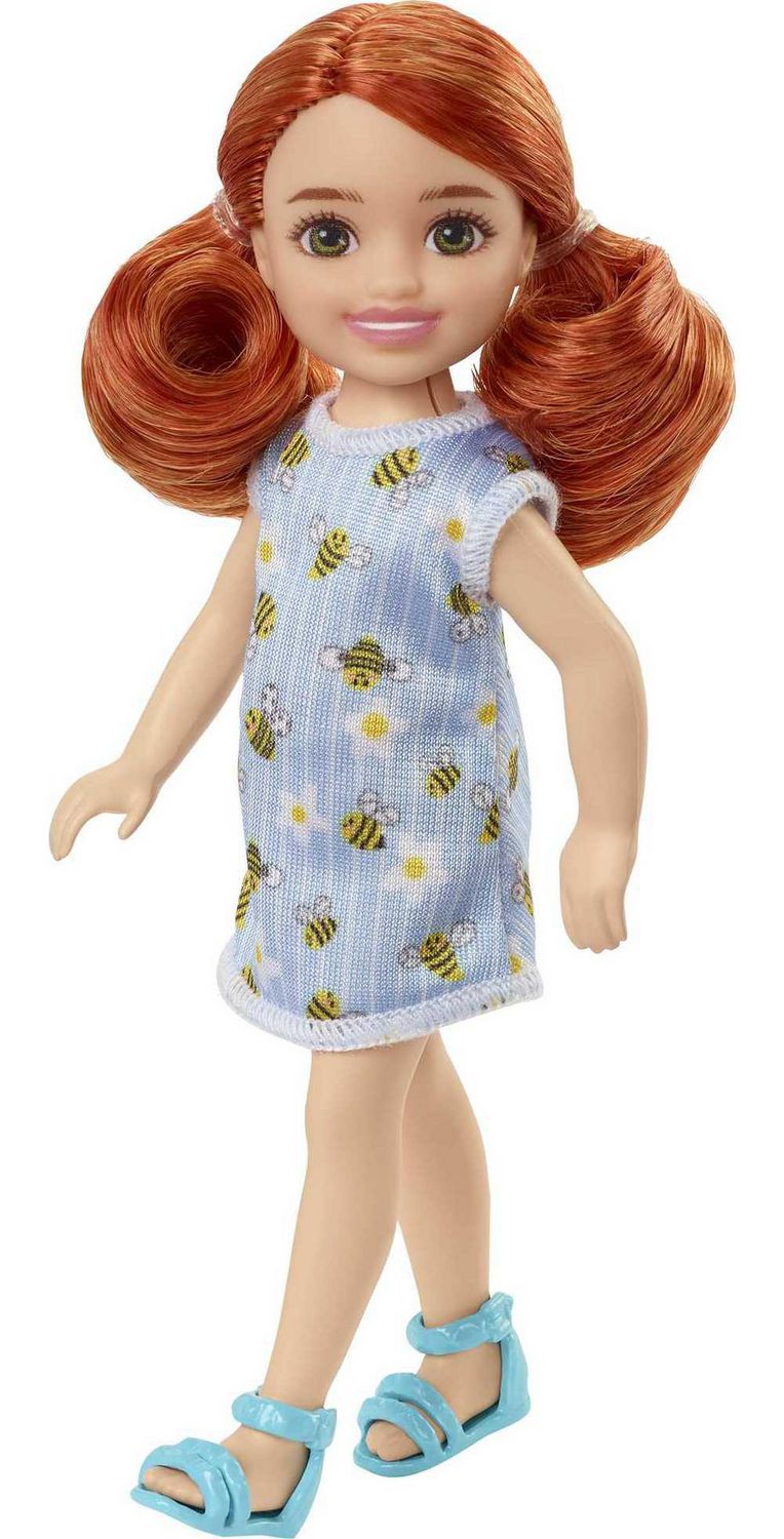 Poupée Barbie rousse avec des jouets robe bleue - Poupées de jeu