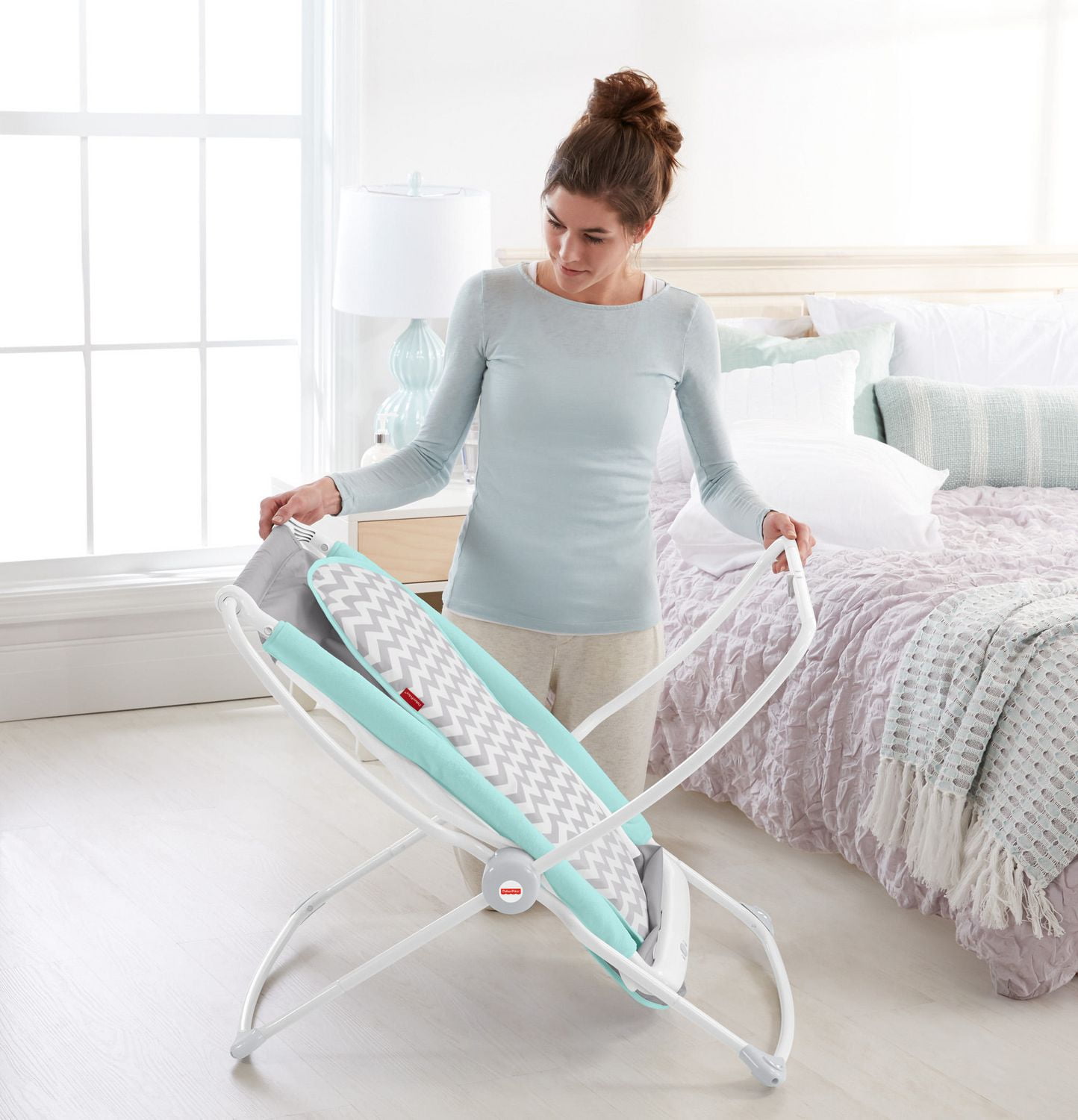 Fisher price deluxe portable bassinet best sale