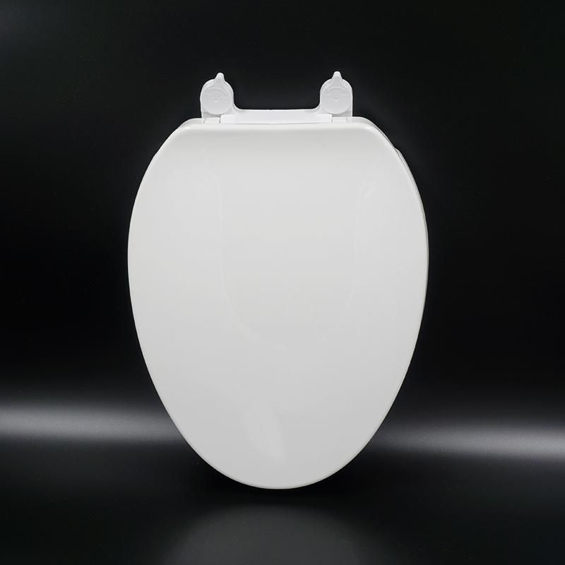 Mainstays 19 inch Plastic Toilet Seat Easy off Slow close hinge