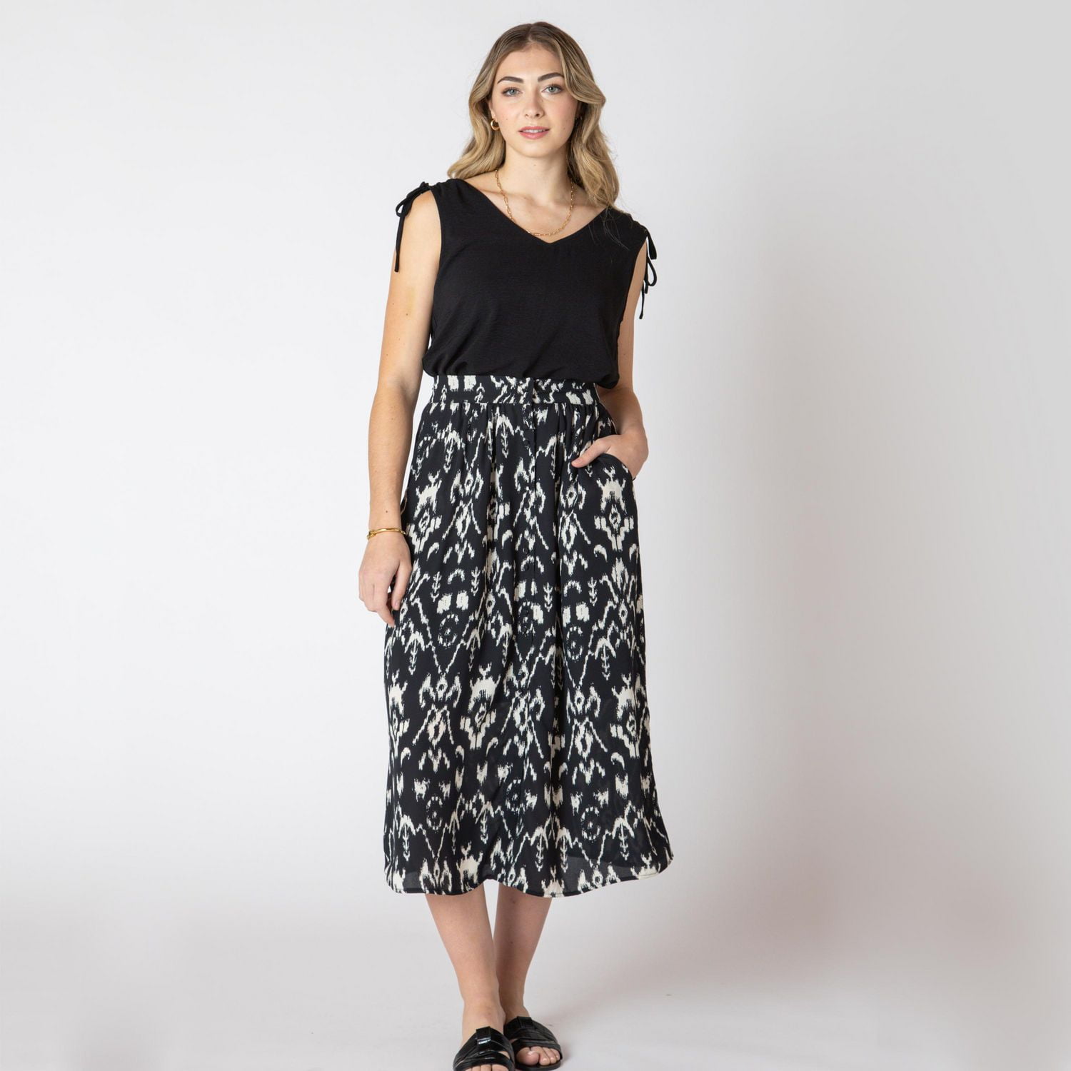 Devoted Flowy lightweight calf length skirt