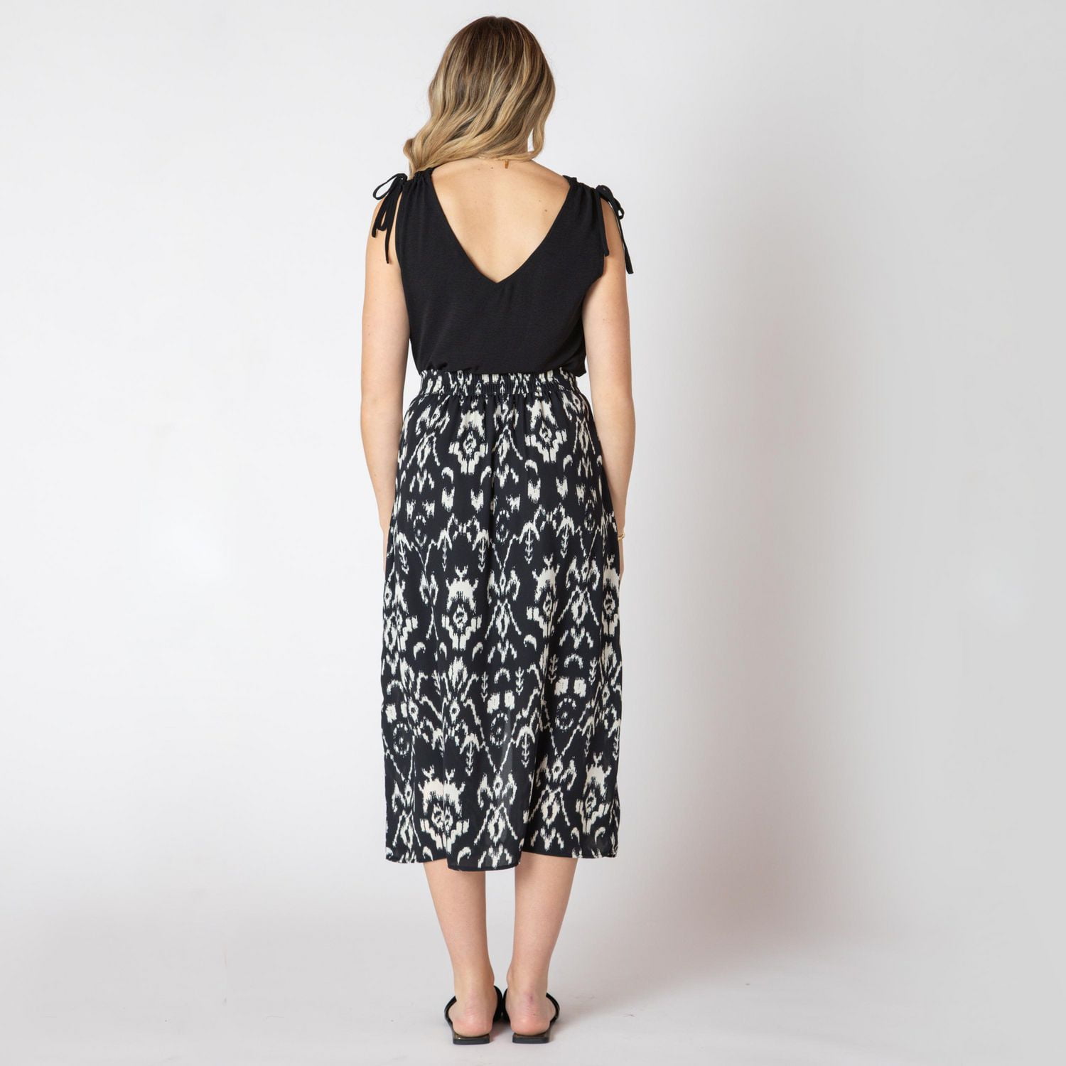 Devoted Flowy lightweight calf length skirt