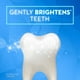 Dentifrice au fluorure avec charbon Crest 3D White Whitening Therapy Nettoyage en profondeur, Menthe vivifiante – image 4 sur 7