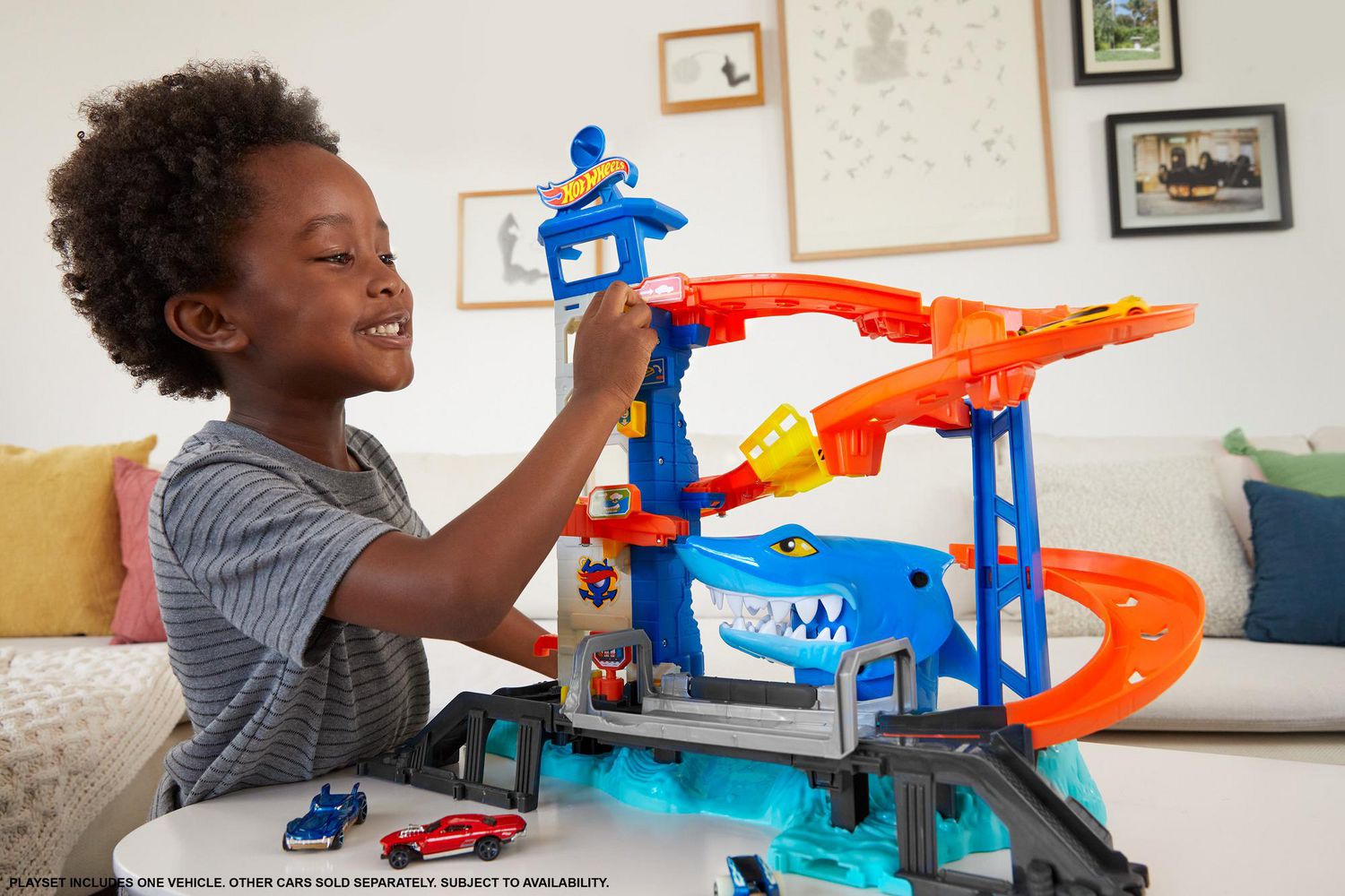 Hot Wheels City Attaque du Requin, coffret de jeu pour petites voitures  avec circuit et pistes, emballage fermé, jouet pour enfant, GWT35 :  : Jeux et Jouets