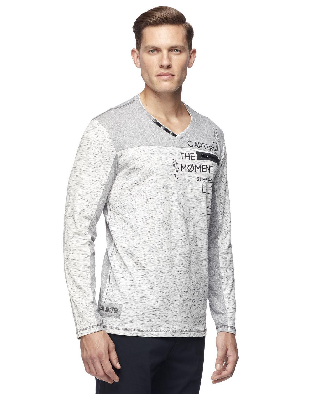 Dark Black Men's Long-Sleeve Graphic V-Neck T-Shirt