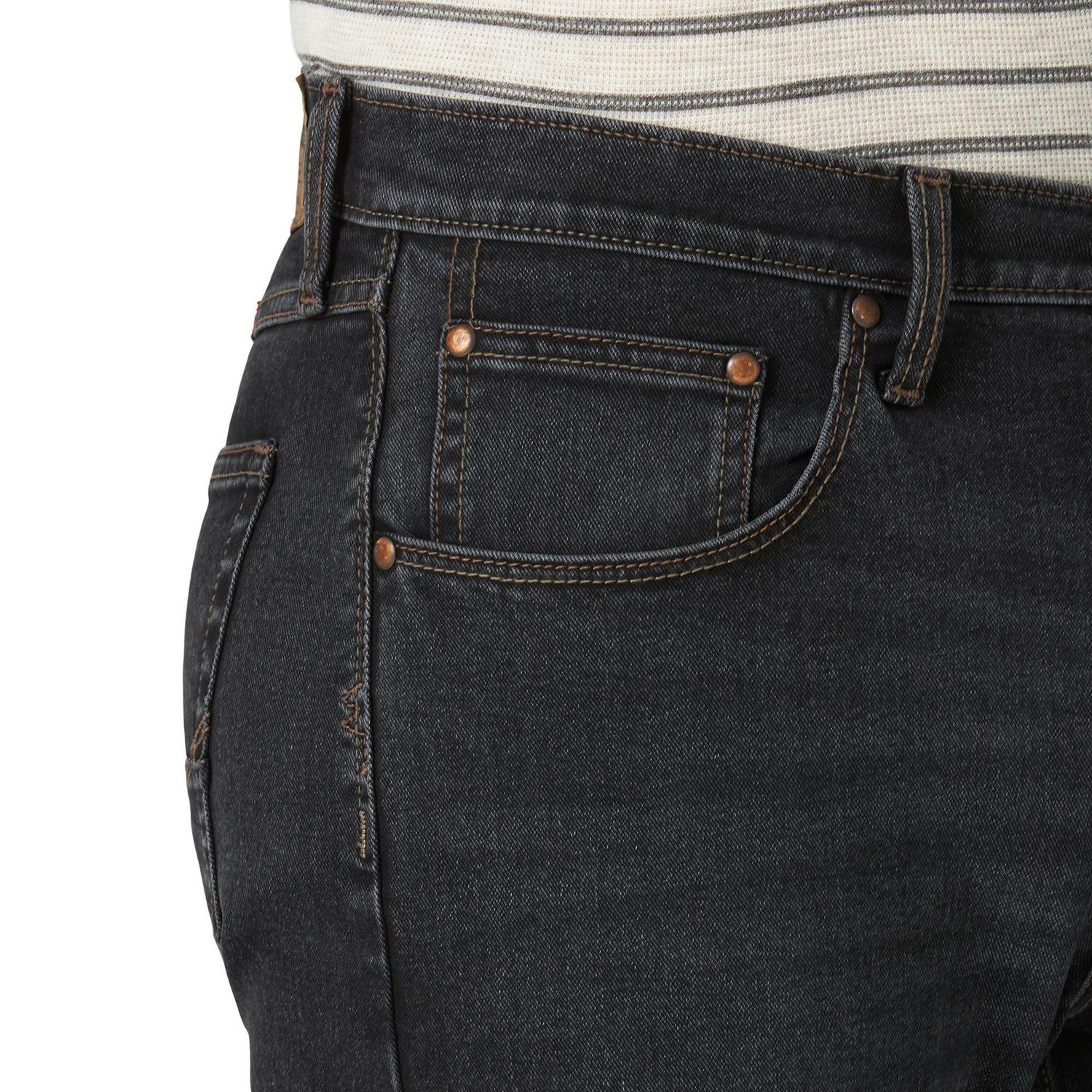 Wrangler tapered 2024 fit jeans