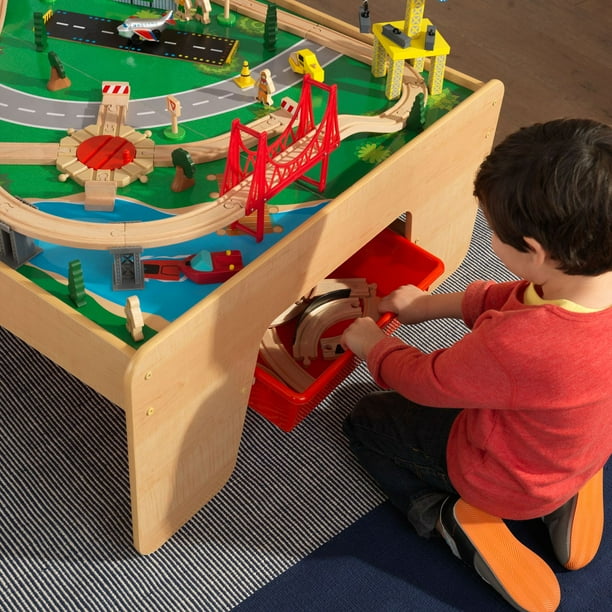 table de jeux en bois avec 2 tiroirs + train en bois et plateau de