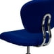 Chaise de travail pivotante rembourrée en maille bleue à dossier mi-hauteur avec base chromée – image 9 sur 9