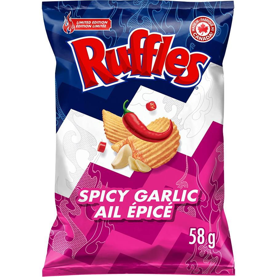 Ruffles Spicy Garlic Flavoured Potato Chips, 58 g.