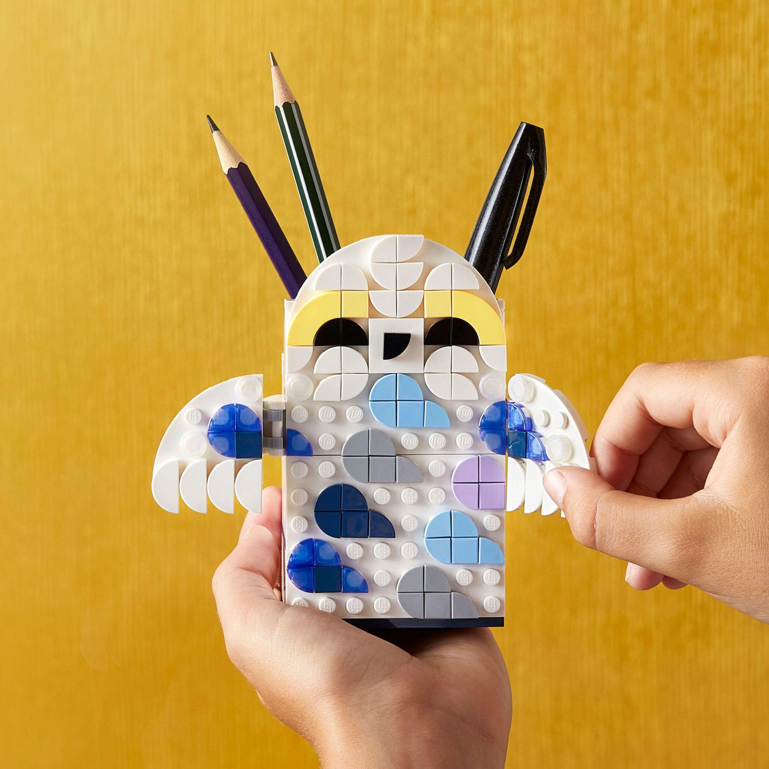 LEGO DOTS Hedwig Pencil Holder 41809, Harry Potter Owl Desk Decor