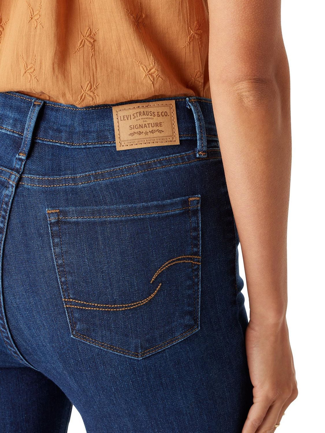 Levi Strauss Signature™ Women's High Rise Straight Jeans, Available sizes: 2 – 18