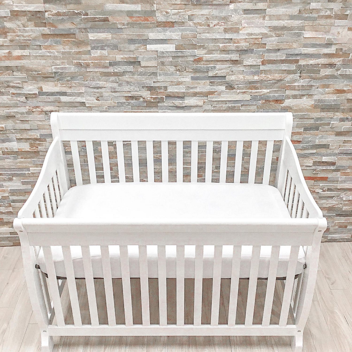 Protège-matelas pour lit de bébé en bambou, matelassé et ajusté Baby Works  ™ 