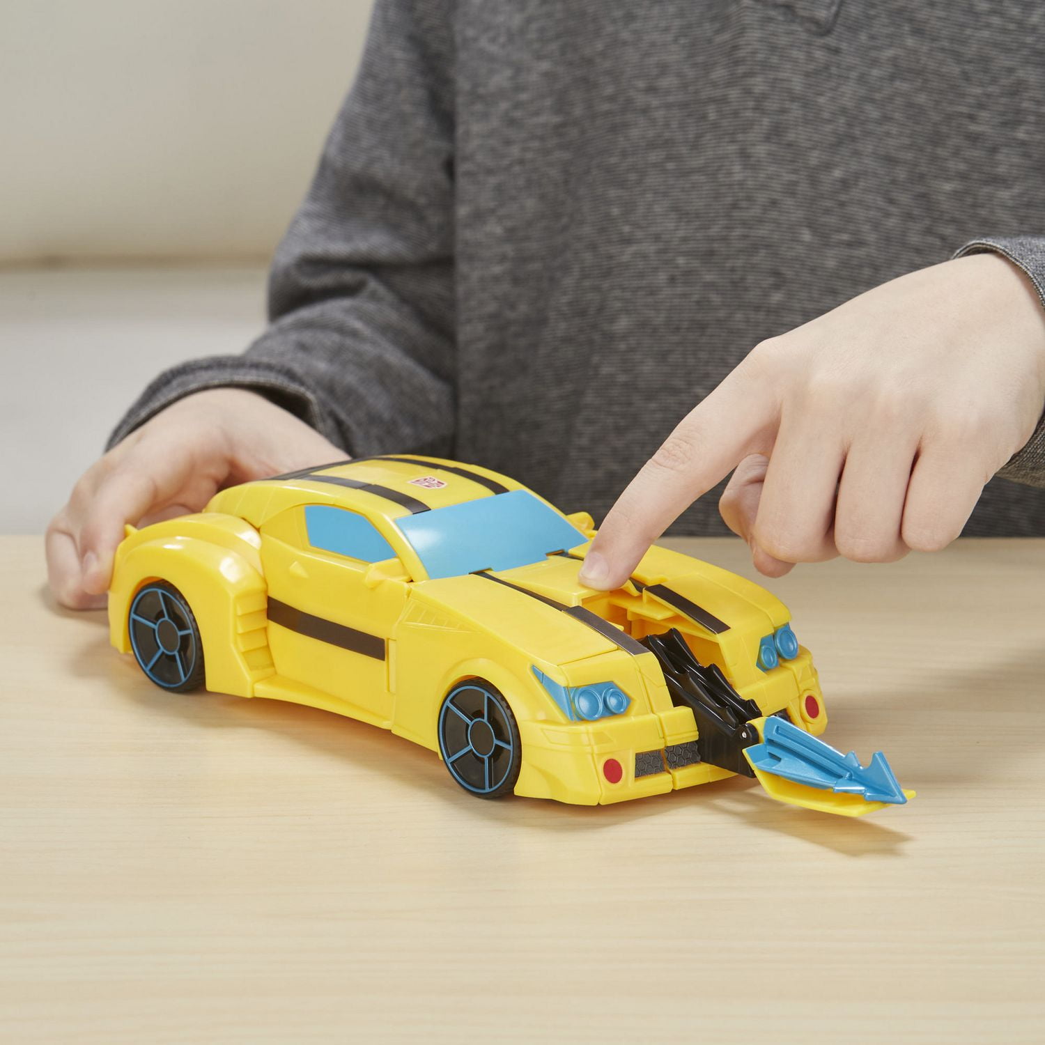 Transformers Cyberverse Action Attackers: Ultimate Class Bumblebee 