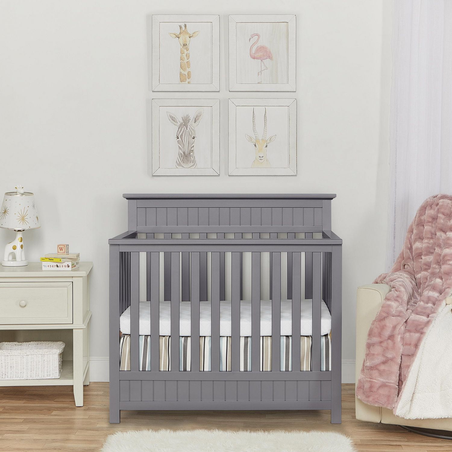 Dream On Harbor 4-in-1 Convertible Mini Crib, For small nurseries 