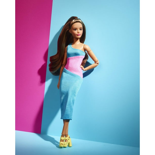 Barbie Tête à Coiffer brune frisée avec mèches arc-en-ciel