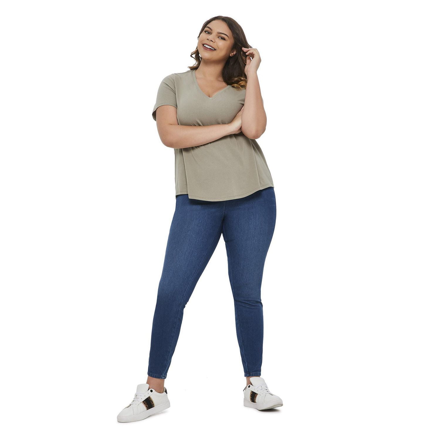 T-shirt avec encolure en V George Plus pour femmes Tailles 1X–4X