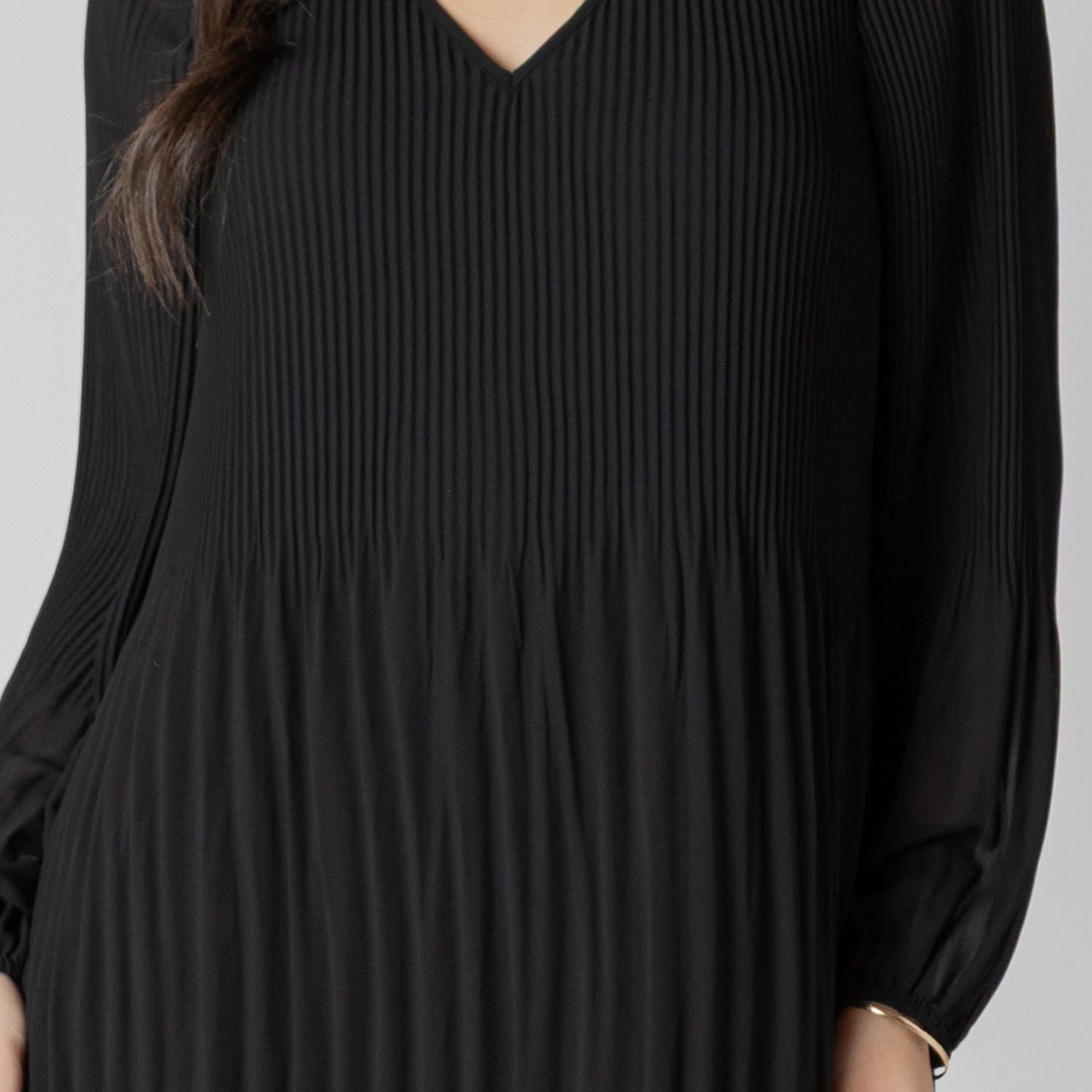 Devoted Mini robe à manches longues et col V