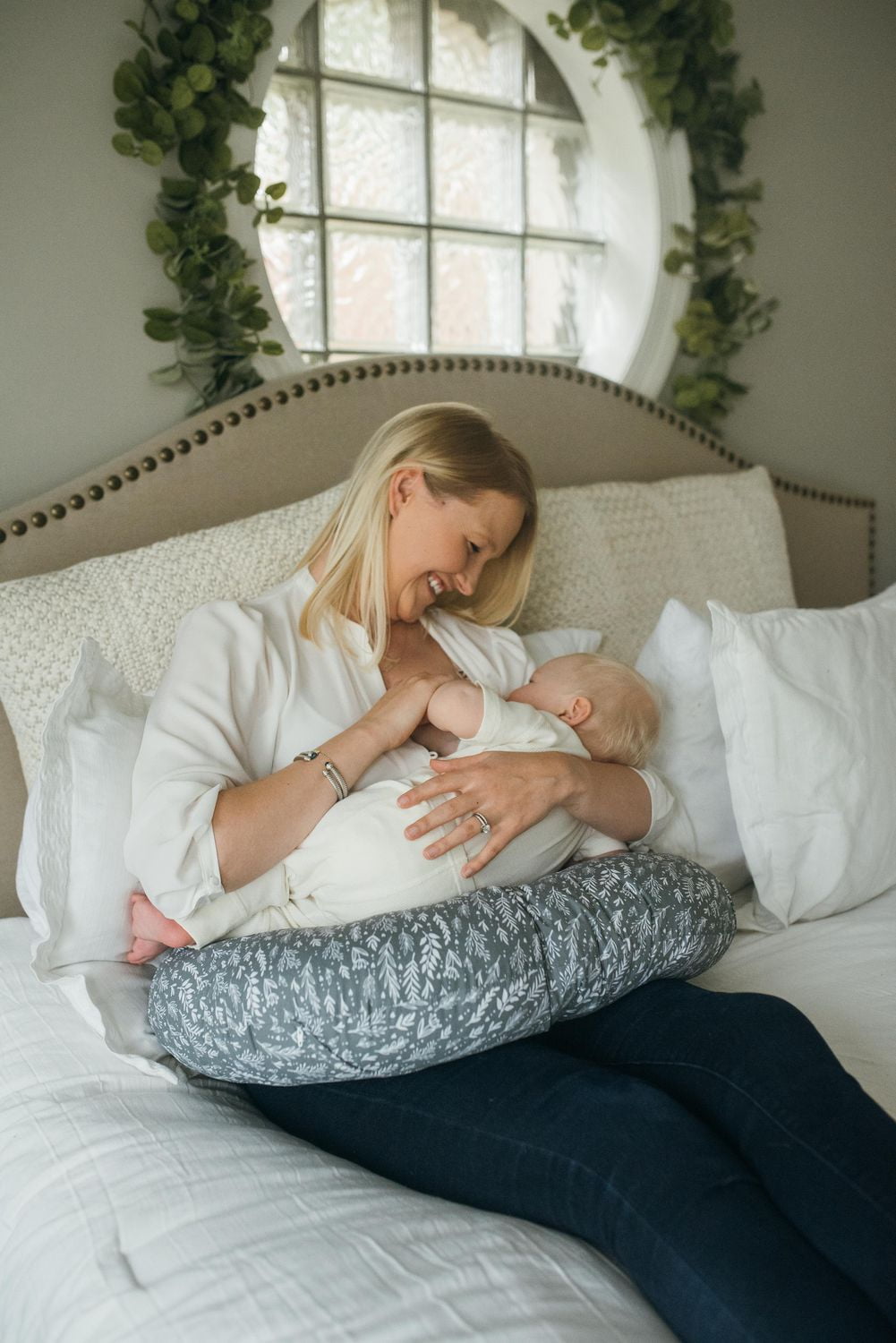 Breastfeeding in shop bed pillow