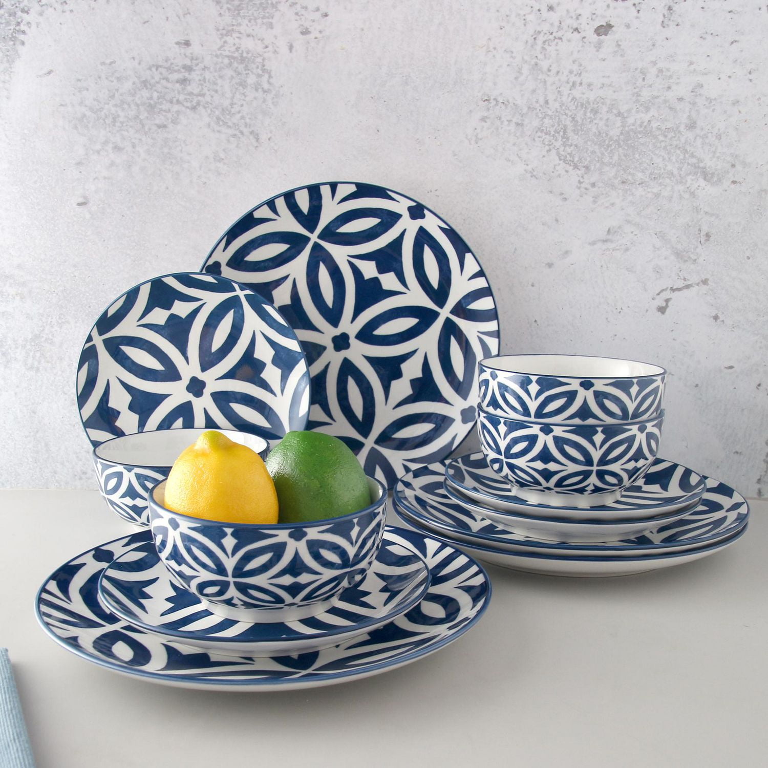 Blue white dinner plates best sale