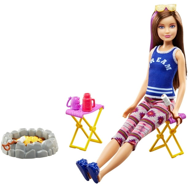 Poupée Skipper et accessoires de camping Plaisir de Camping de Barbie