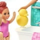 Barbie Babysitters Inc. Skipper Poupée et coffret de jeu Heure du bain, cheveux bruns avec chaussures rouges – image 5 sur 7