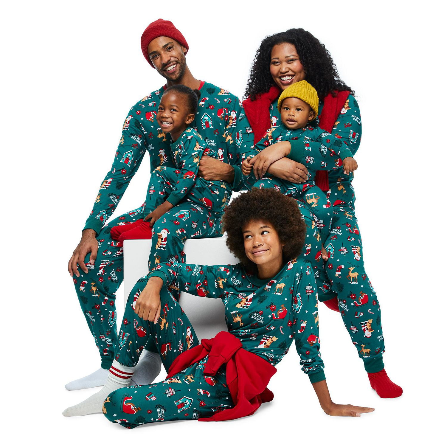 George Family Santa Printed Pajamas