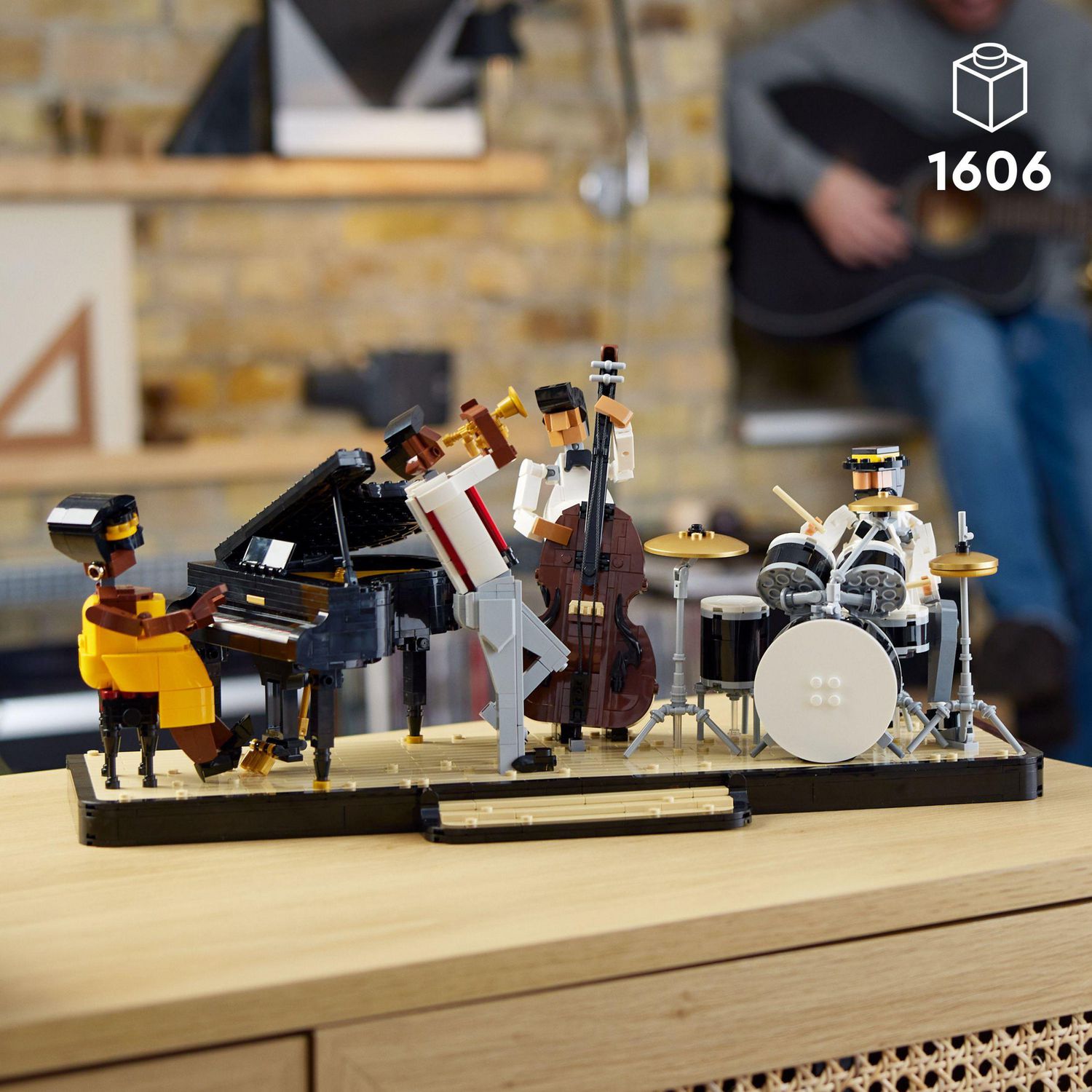 LEGO Ideas Jazz Quartet, Building Set for Adults Featuring Buildable Stage  with 4 Band Musician Figures, Includes Piano, Double Bass, Trumpet, and