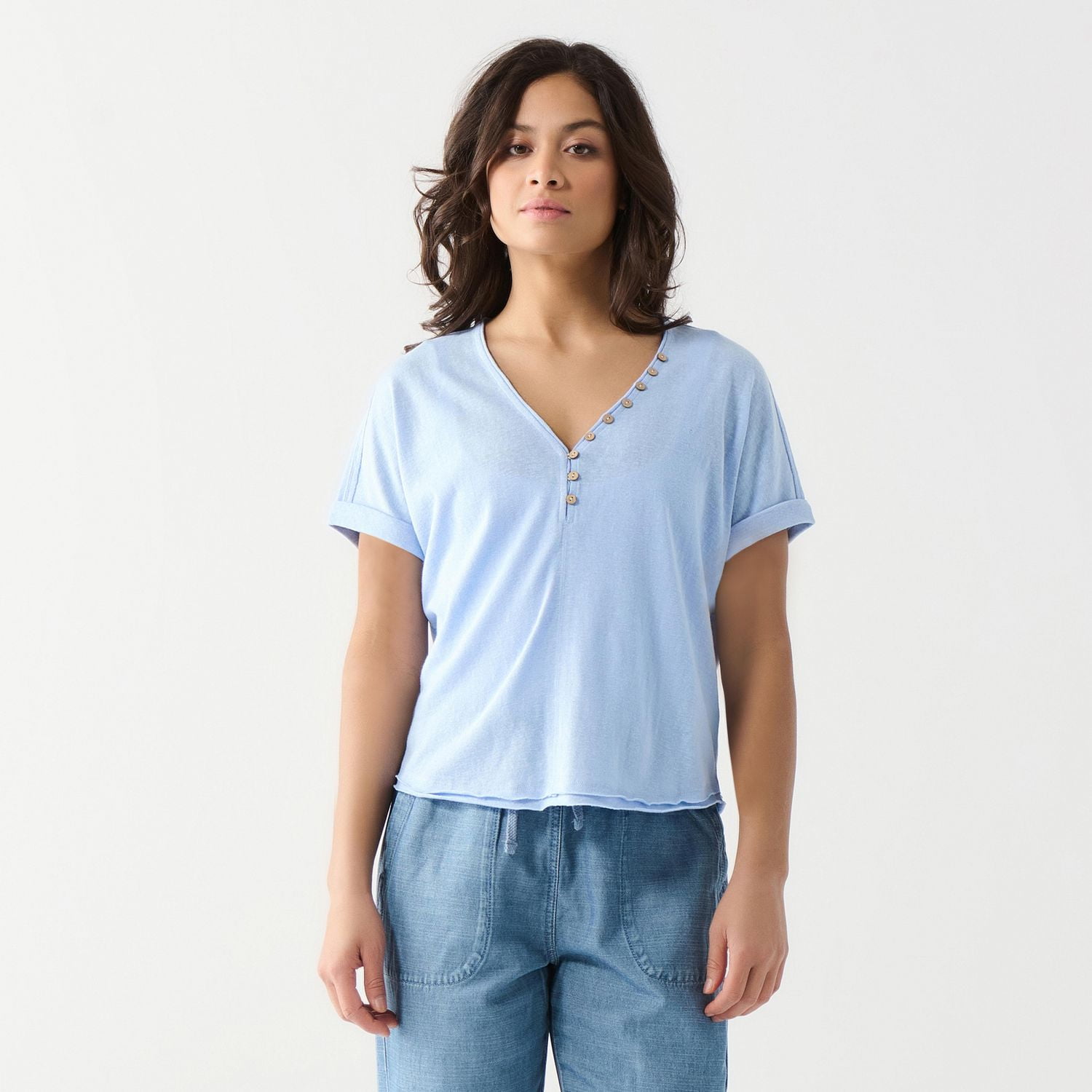 DV Chemise à manches courtes, ample, à poignets roulés et boutonnée sur le devant.