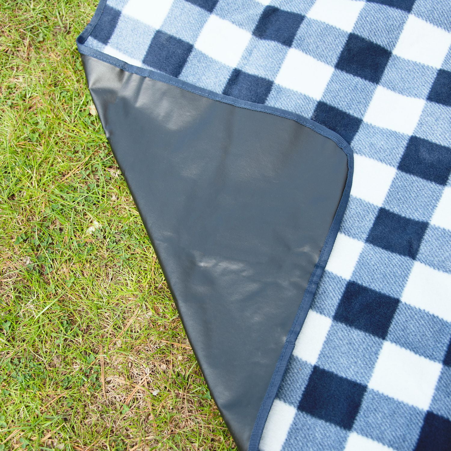 Picnic blanket 2024 walmart canada