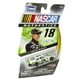 Véhicules NASCAR authentiques à l'échelle 1/64e - #18 Interstate Batteries (K – image 2 sur 2
