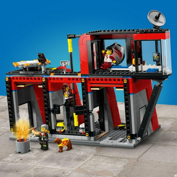 LEGO 60375 - La caserne et le camion des pompier…