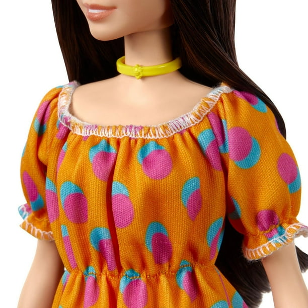 Barbie - Poupée Plage - Cheveux brun clair, maillot rose et orange