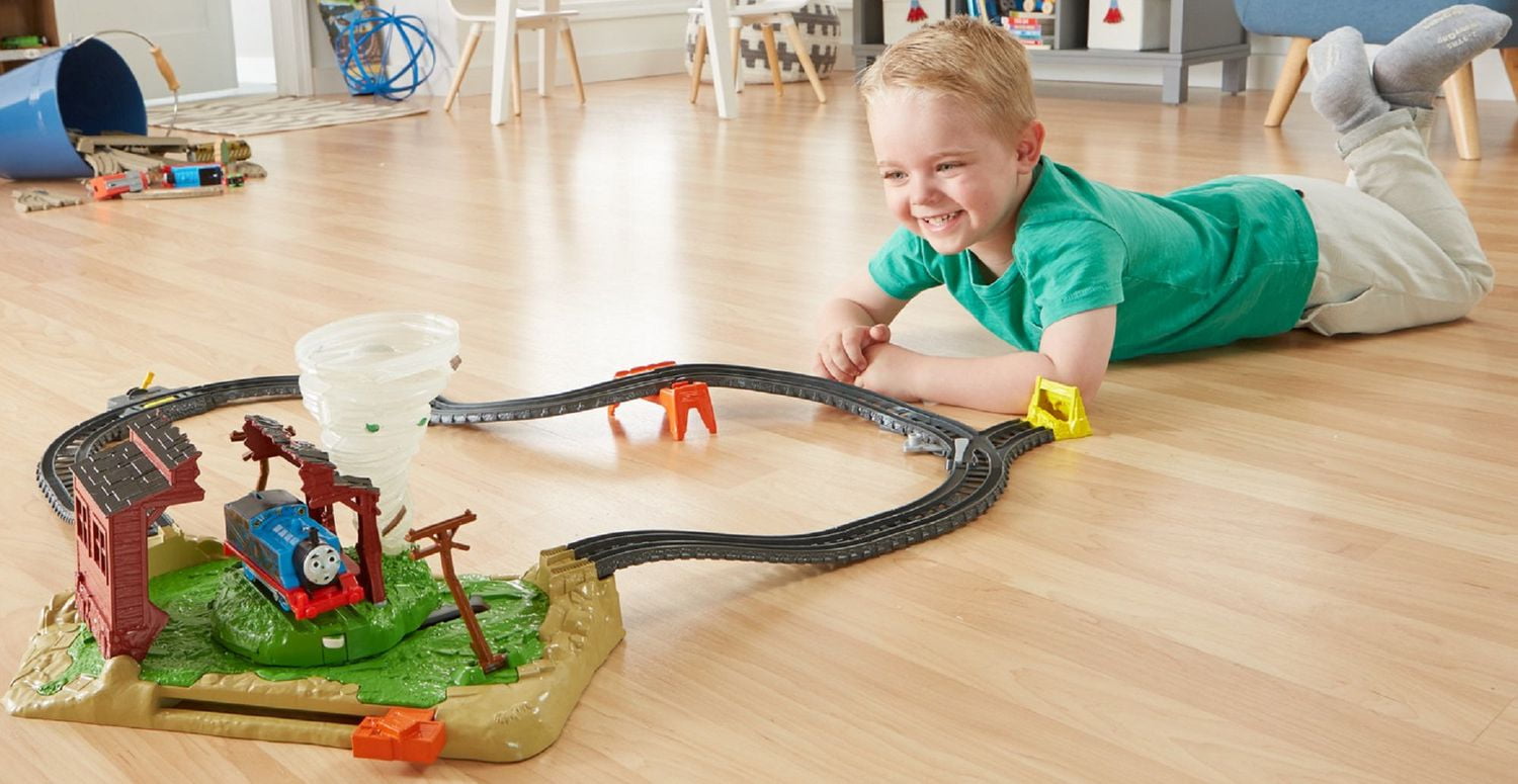 Thomas & friends trackmaster twisting tornado clearance set