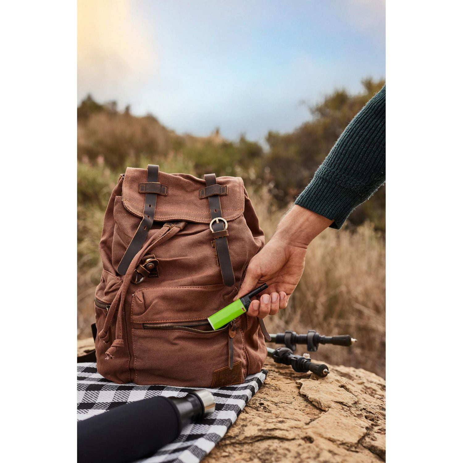 BIC EZ Reach Lighters, The Ultimate Lighter with Extended Wand (1.45-inch), Assorted Colours, 2-Count, Pack of 2 EZ Reach Lighters